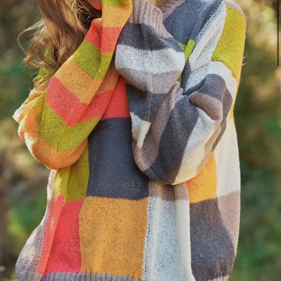 COLOR BLOCK CREWNECK SWEATER!
Material gorgeous! Like  new! Size L - Picture 1 of 8